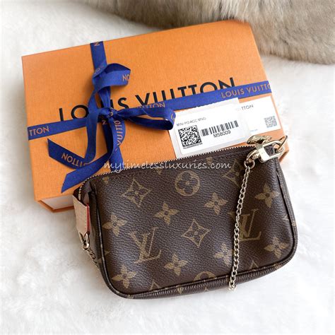 louis vuitton mini pochette what fits|louis vuitton mini monogram.